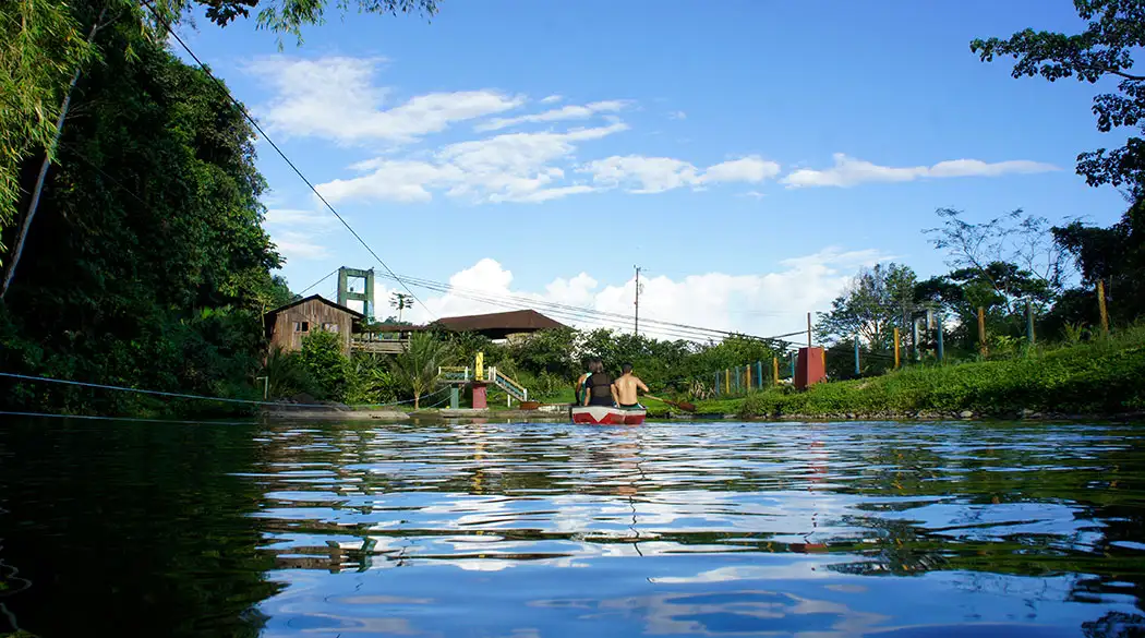 Laguna artificial de 100 metros - Laberintos del Chiguaza